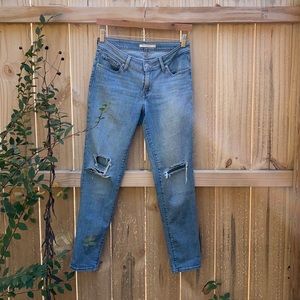 Levi’s 811 Curvy Skinny Jeans light wash denim Size 29